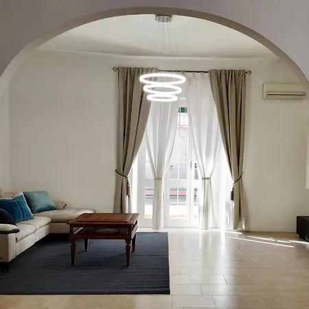 Essenza Maison Apartment *